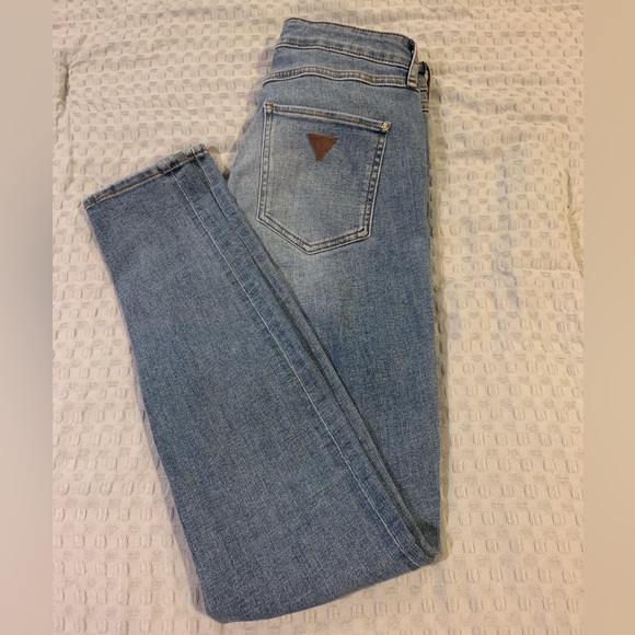 Guess jeans BNWOT - Picture 4 of 13